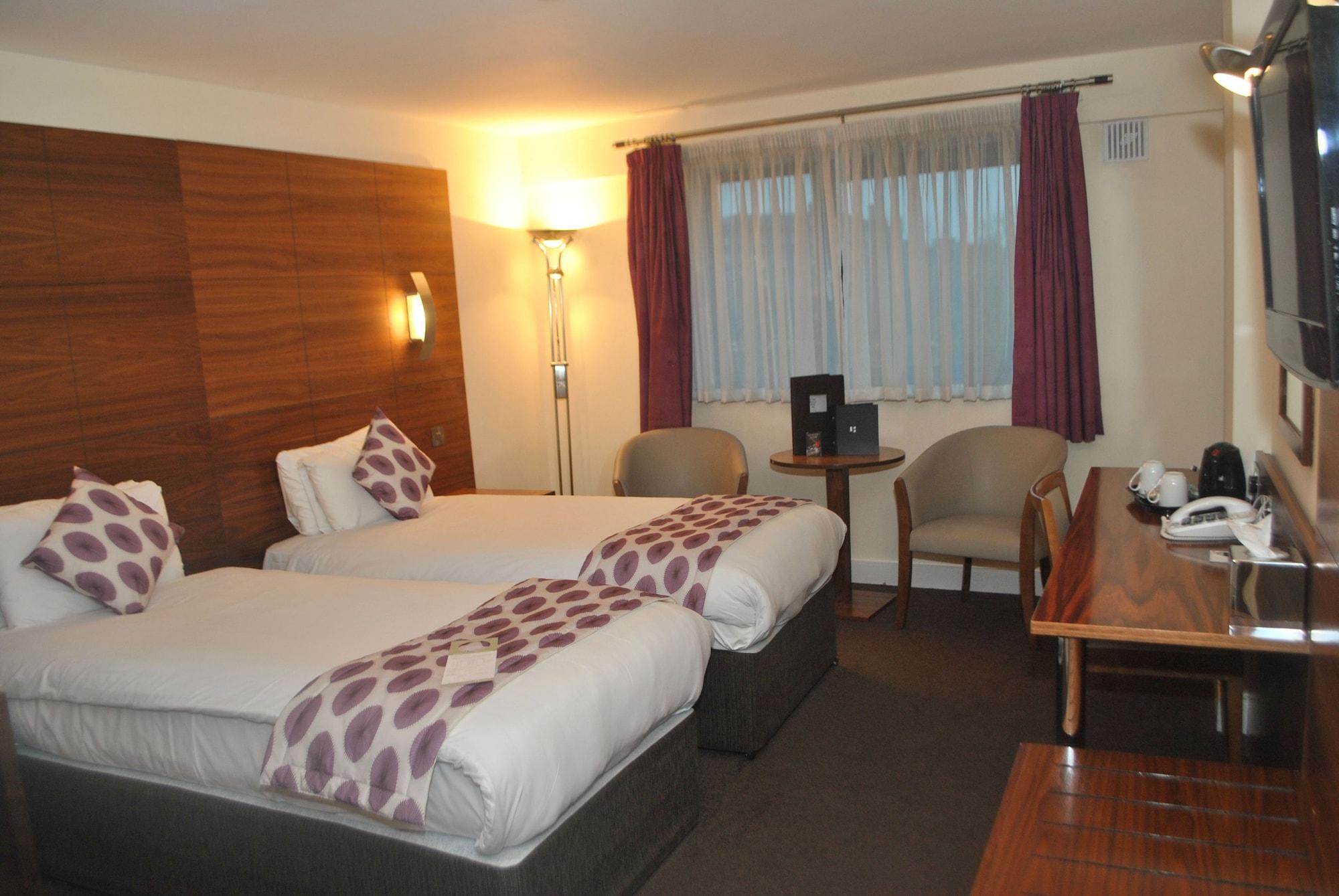 Legacy Preston International Hotel Bagian luar foto