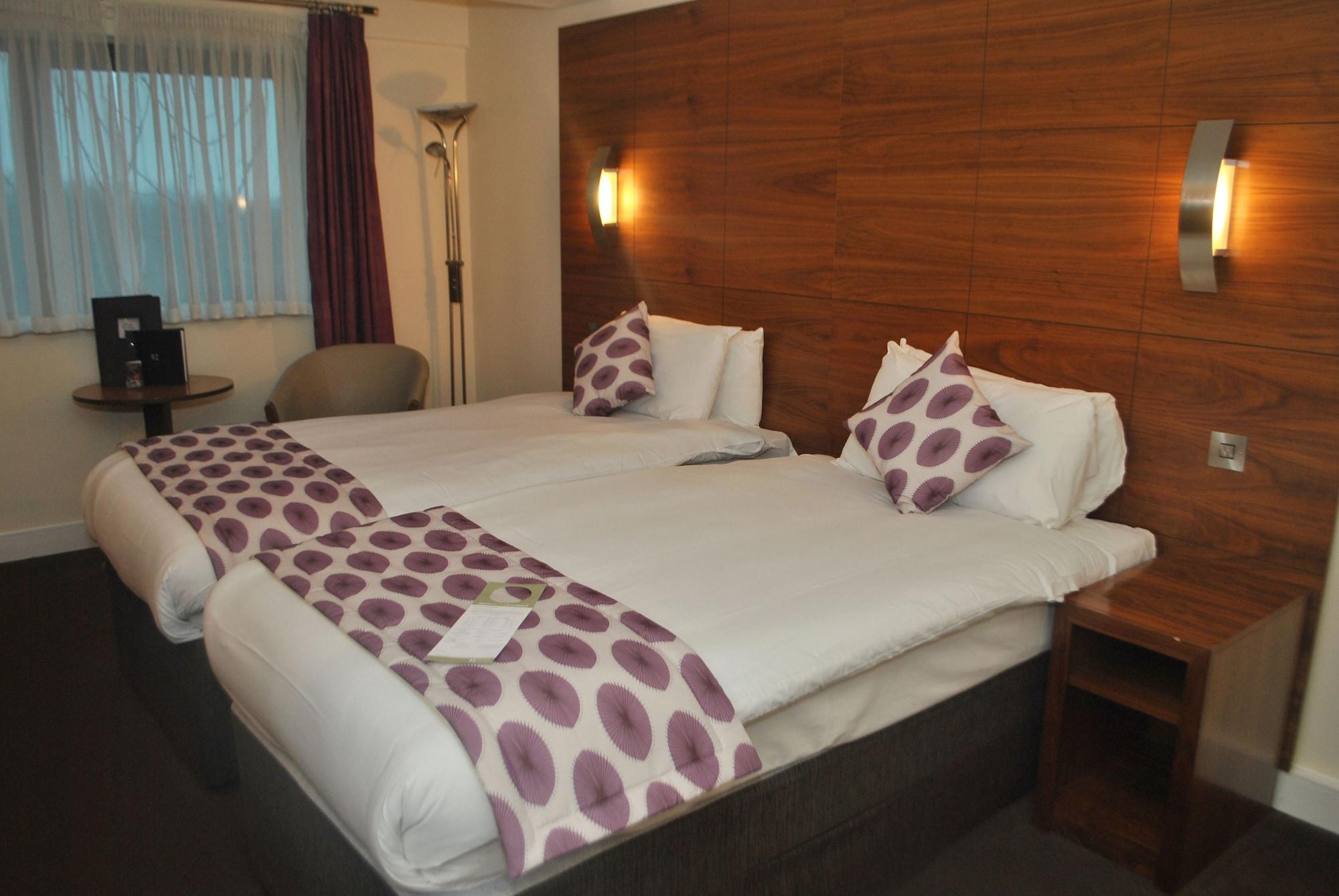 Legacy Preston International Hotel Bagian luar foto