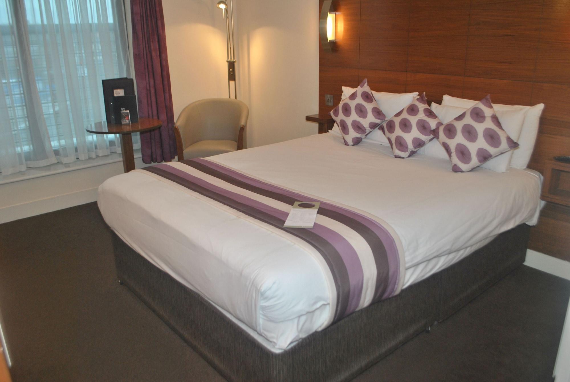 Legacy Preston International Hotel Bagian luar foto