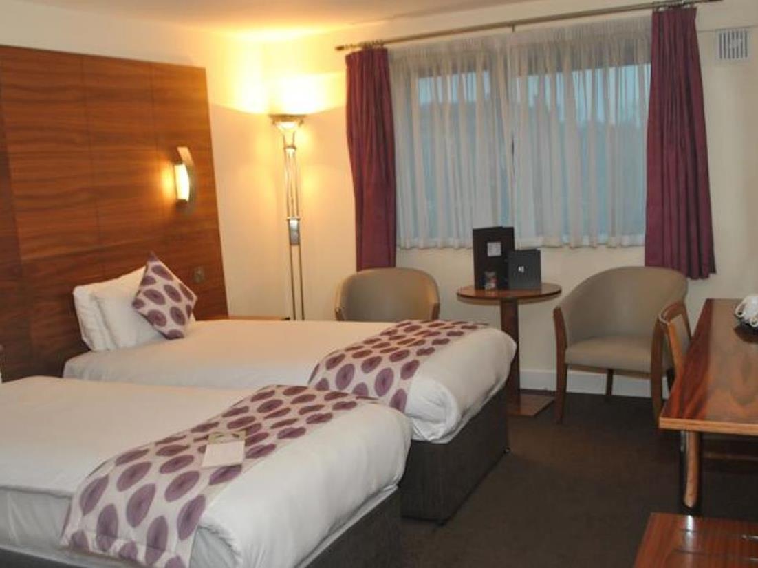 Legacy Preston International Hotel Bagian luar foto