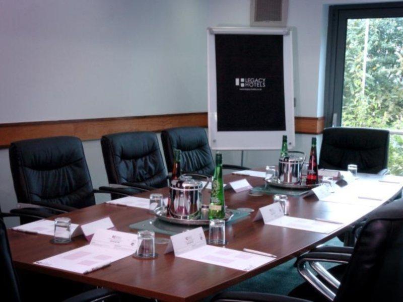 Legacy Preston International Hotel Bagian luar foto
