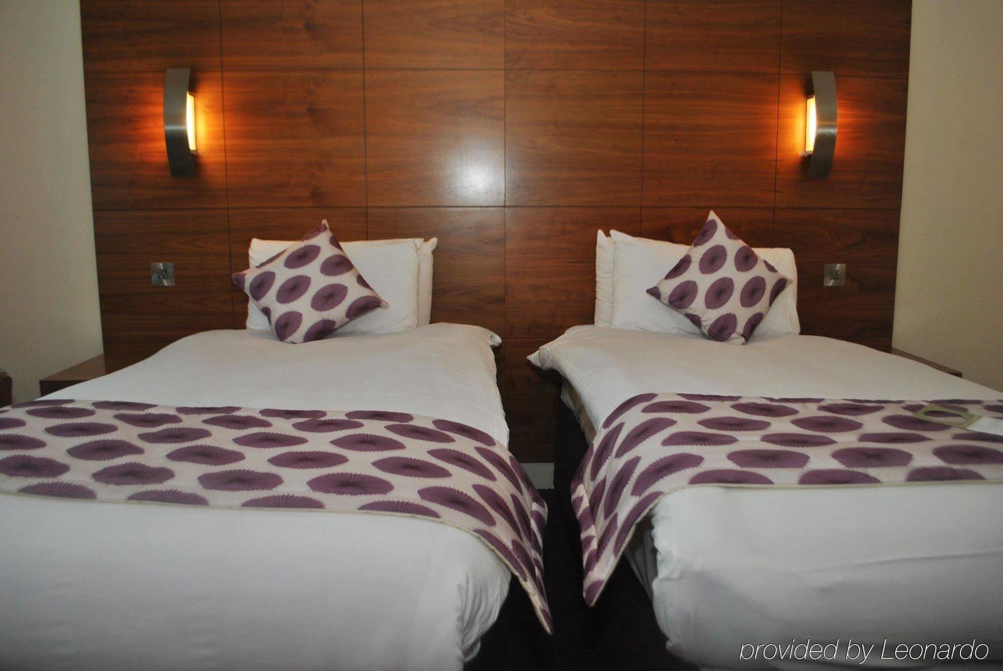 Legacy Preston International Hotel Bagian luar foto